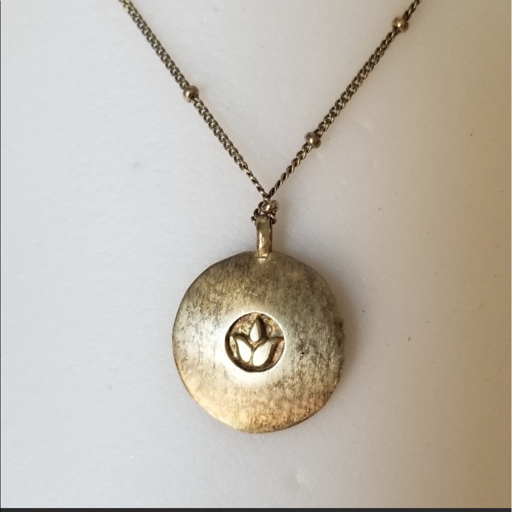 Satya 925 Sterling Silver Lotus Pendant Necklace 39$